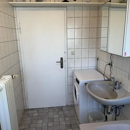Helle Monteurwohnungen Kueche Wifi 아파트